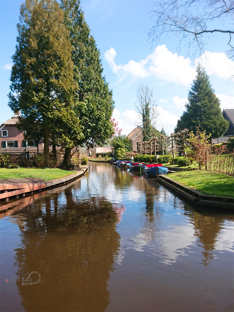 旅。荷蘭 |　綠色威尼斯之稱的童話村-羊角村(Giethoorn)