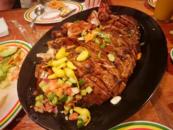 旅 美食。關島 | 在地人闔家聚餐的BBQ愛店 – Jamaican Grill牙買加燒烤餐廳